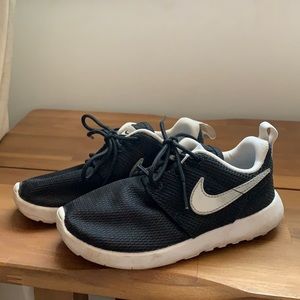 Nike toddler size 11